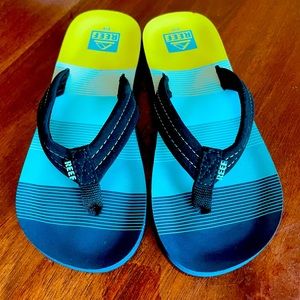 Reef like-new flip flops. Worn once. Size 2/3 youth.